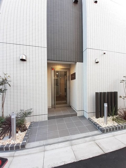 14/20 エントランス