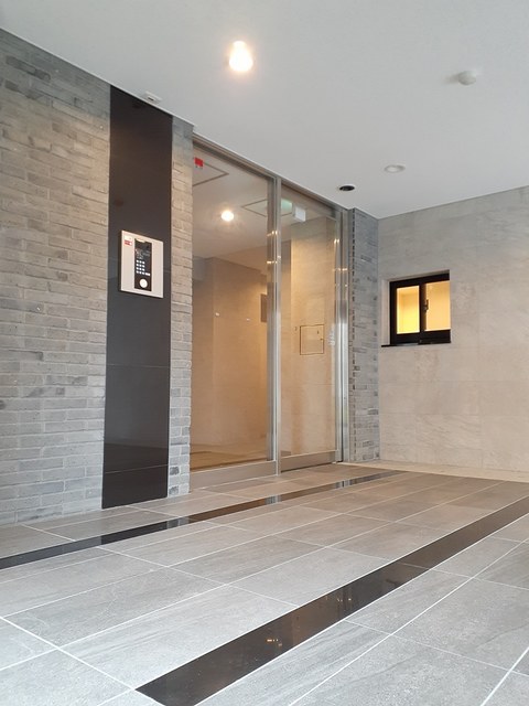 14/20 エントランス