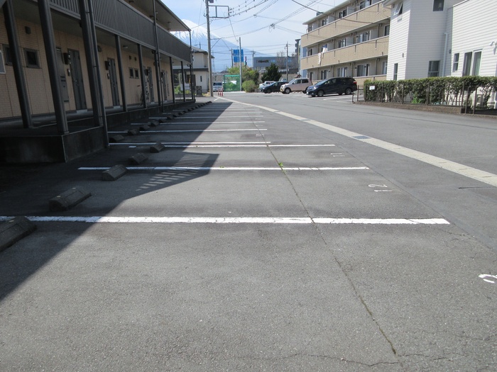 17/17 駐車場