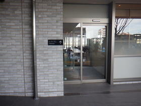 2/2 エントランス