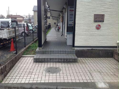 13/15 エントランス