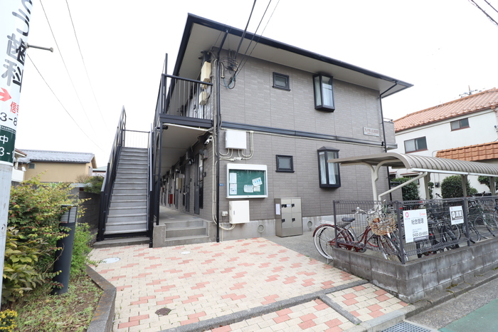 16/16 エントランス