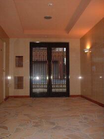 15/15 エントランス