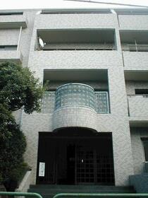 16/16 エントランス