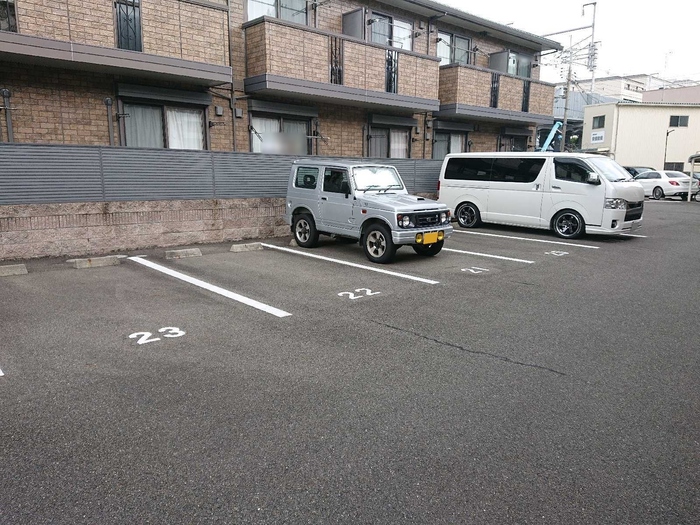 20/20 駐車場