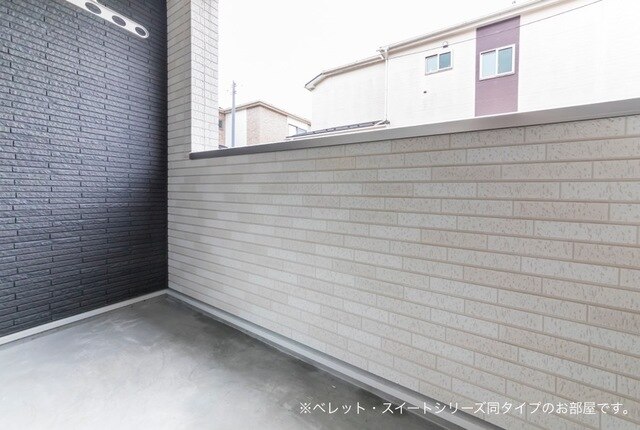 13/19 バルコニー