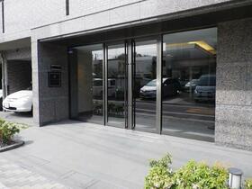 16/20 エントランス