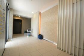 16/18 エントランス