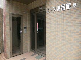 16/16 エントランス