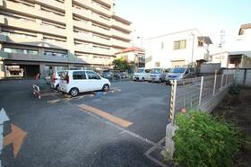 16/16 駐車場