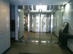 13/13 エントランス