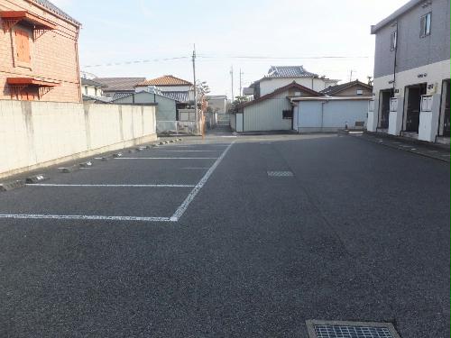 2/2 駐車場