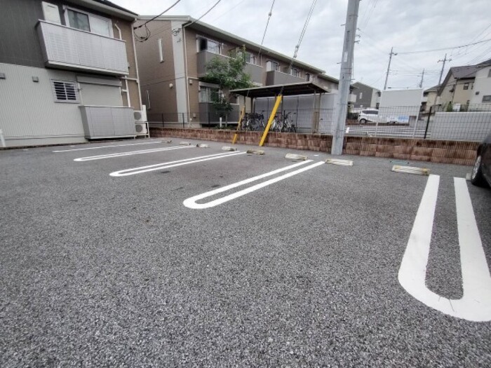 14/23 駐車場