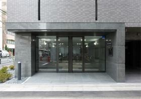 16/16 エントランス