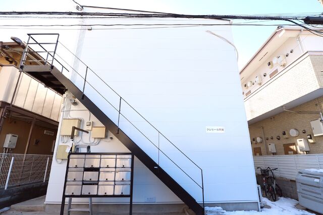 16/19 エントランス