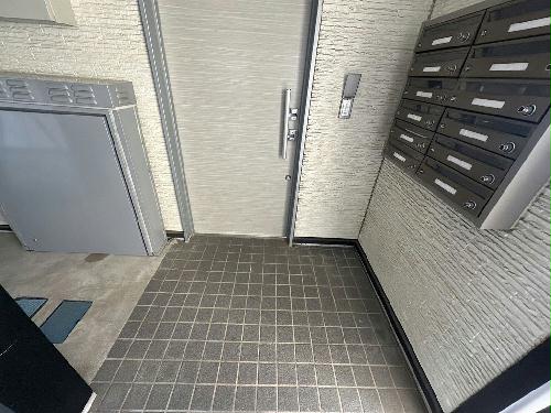 14/14 エントランス