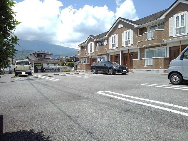 14/20 駐車場
