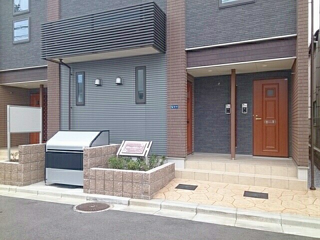 14/20 エントランス