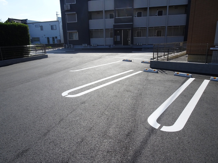20/28 駐車場