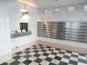 8/10 エントランス