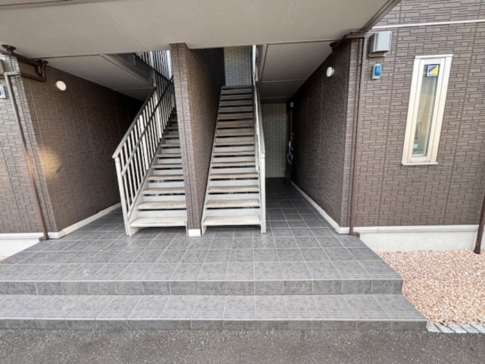 2/5 エントランス