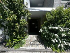 16/16 エントランス