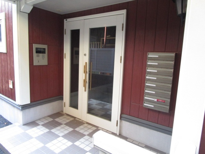 13/13 エントランス