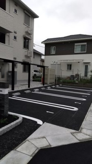 16/17 駐車場