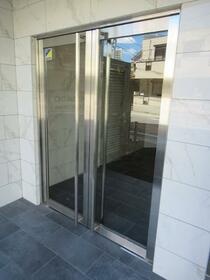 16/16 エントランス