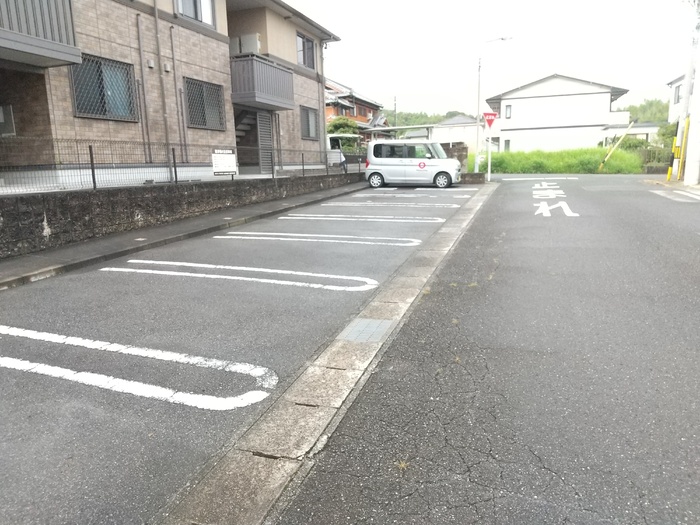 2/2 駐車場