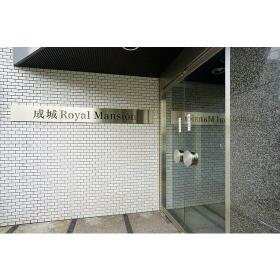 16/23 エントランス