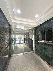 16/16 エントランス