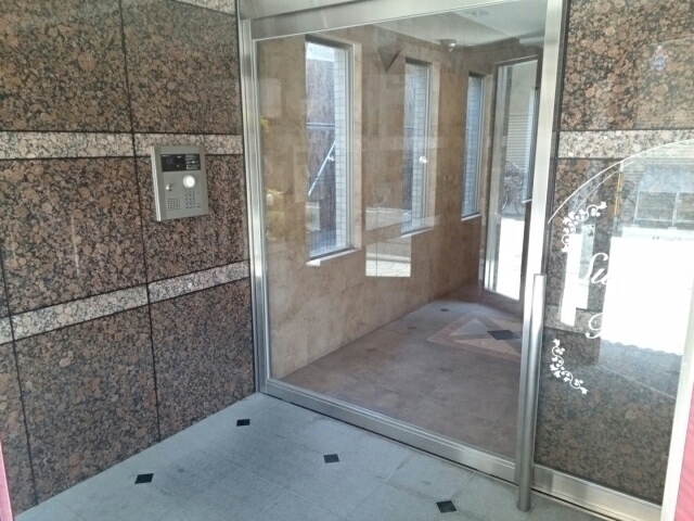 14/20 エントランス