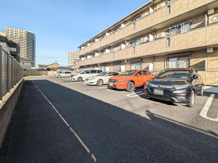 16/17 駐車場