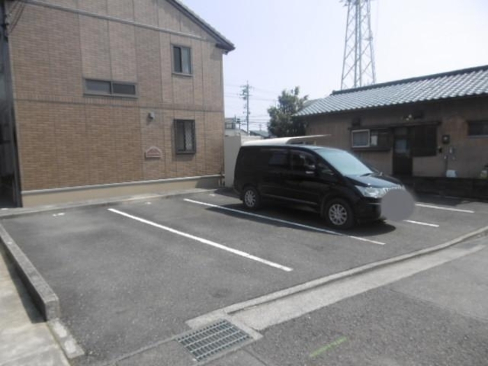 16/16 駐車場