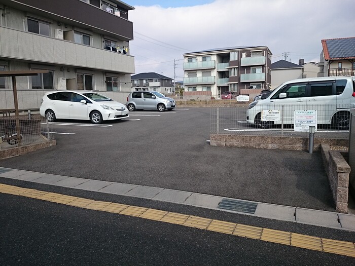 3/5 駐車場