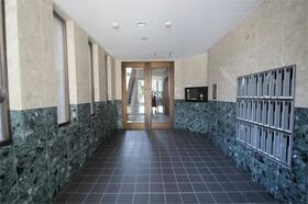 16/17 エントランス