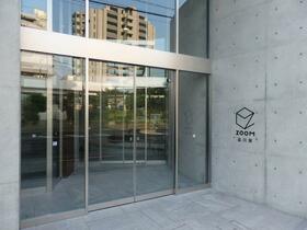 16/16 エントランス