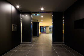 16/16 エントランス