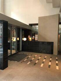 2/2 エントランス