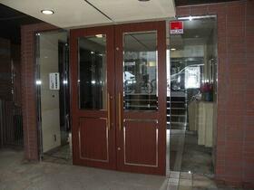 2/2 エントランス