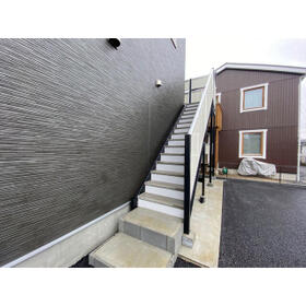 2/2 エントランス