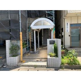 16/16 エントランス