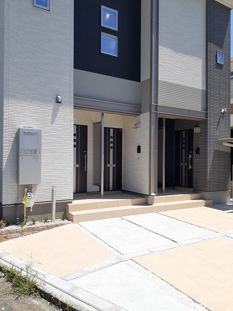 14/20 エントランス