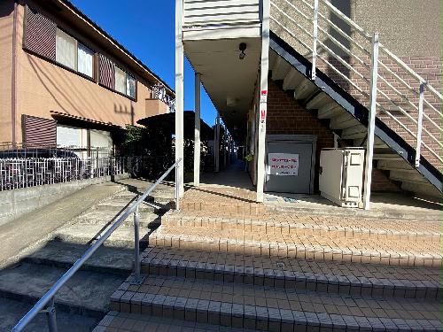 13/19 エントランス