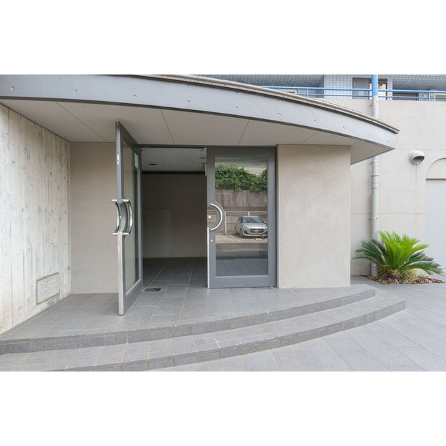 16/18 エントランス