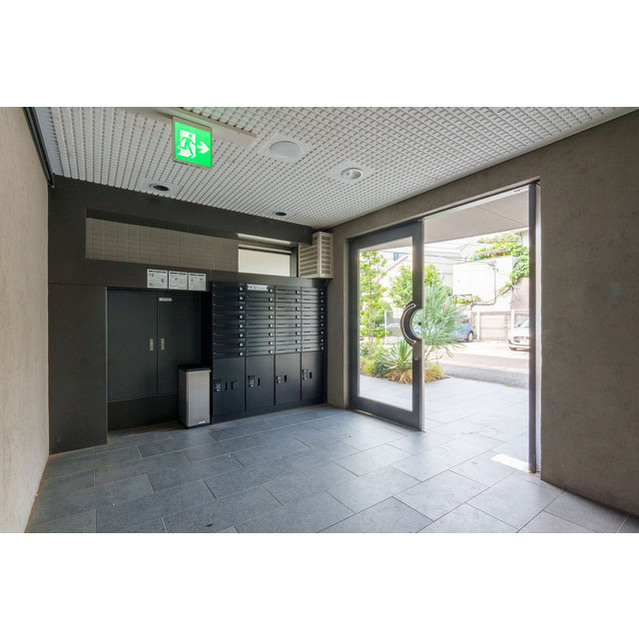 18/18 エントランス