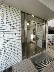 17/17 エントランス