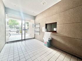 17/17 エントランス