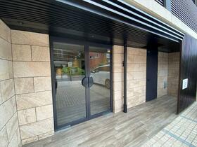 17/17 エントランス